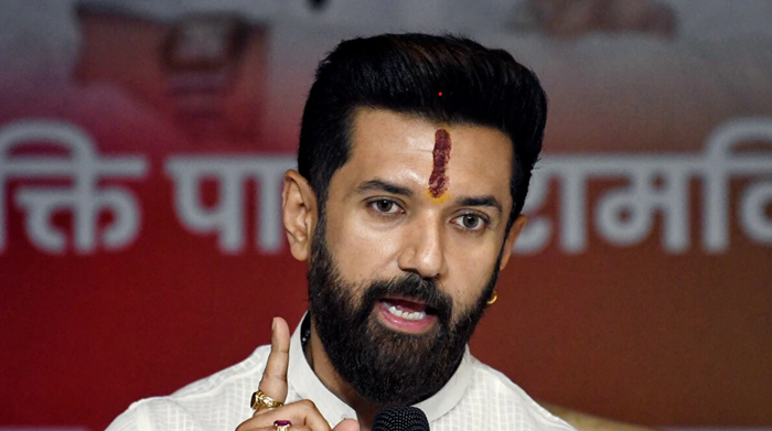 अपने ही बयान पर घिरे चिराग पासवान: अब सरकार छोड़ेंगे या फिर अपना केंद्रीय पद?