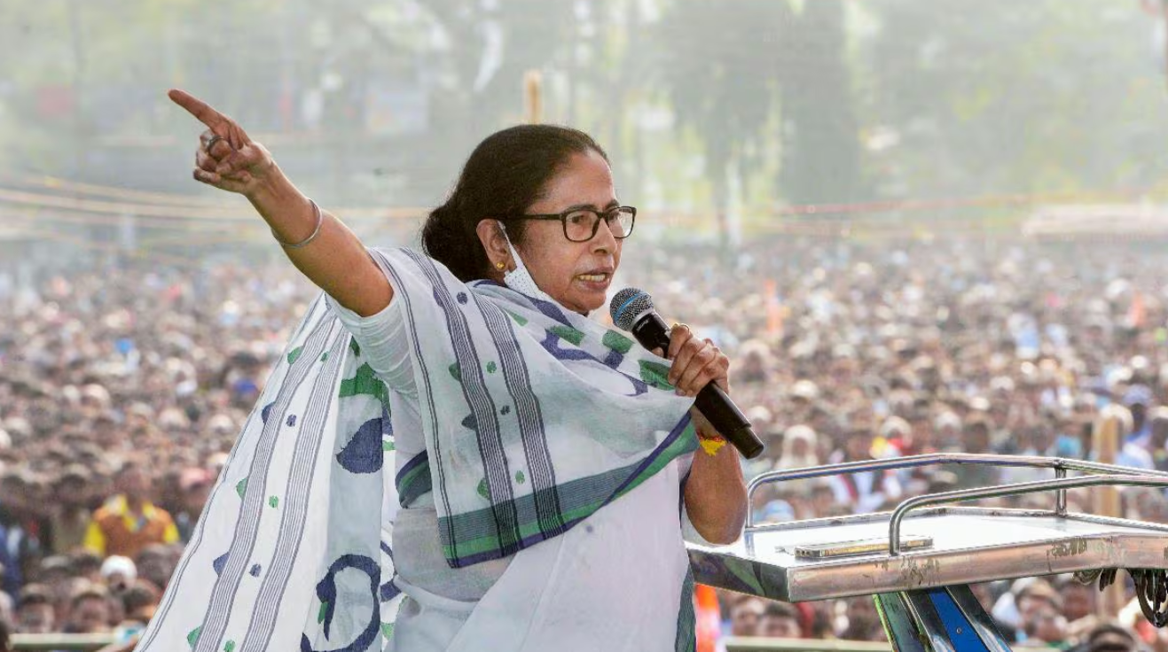 घायल हैं लेकिन हताश नहीं.. क्या फिर से खड़ी हो पाएंगी ममता बनर्जी?