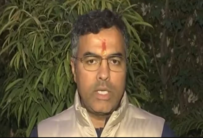 सड़क निरीक्षण के दौरान विवाद, मंत्री प्रवेश वर्मा पर युवक को थप्पड़ मारने का आरोप