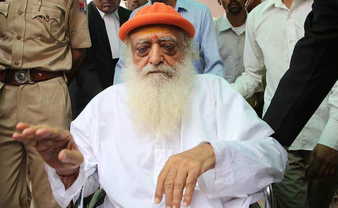 आसाराम को बडा झटका: हाईकोर्ट ने बरकरार रखी उम्रकैद, मेडिकल बेल खत्म, जाना होगा जेल