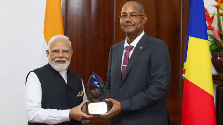 सेशेल्स के सर्वोच्च सम्मान 'गार्जियन ऑफ ब्लू होराइजन' से सम्मानित हुए पीएम मोदी, संसद को संबोधित किया
