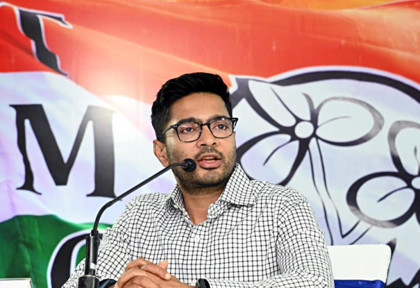 अभिषेक बनर्जी के अहंकार ने डुबोई TMC! निष्कासित नेता ने खोला जबरन तारीफ कराने का राज