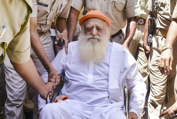 खुद को भगवान बताने वाले आसाराम को सुप्रीम कोर्ट से बडा झटका, पढें पूरी खबर
