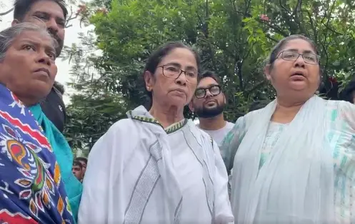 कोलकाता में रैली के दौरान हुई झडप पर बोलीं ममता बनर्जी- क्या जनता यही बदलाव चाहती थी?