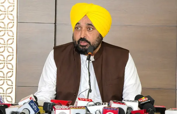 कांग्रेस की इस्तीफा मांग के बीच भगवंत मान का बडा दावा, कहा- पंजाब में नहीं हुए पेपर लीक