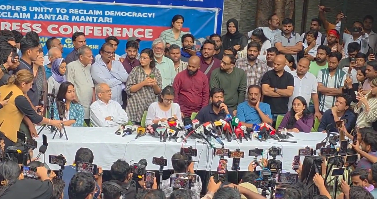 दीपके-नेहा बोरा का ऐलान- कल कनॉट प्लेस में लहराएंगे तिरंगा, ज्ञानेश कुमार के इस्तीफे की मांग तेज