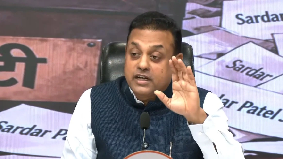 विपक्ष की मॉक संसद पर संबित पात्रा का पलटवार, बोले- नेहरू ने की थी देश की पहली वोट चोरी