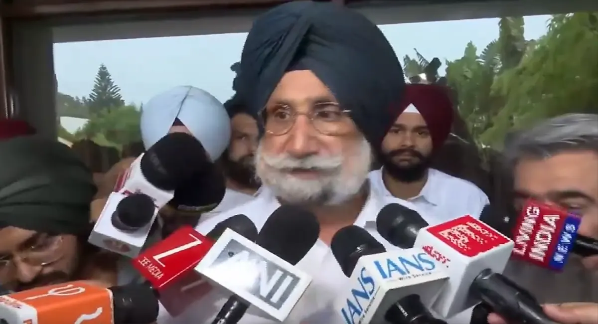 प्रभारी बघेल की बैठकों से नदारद रहे चन्नी-रंधावा ने एक दूसरे की मुलाकात, रंधावा बोले- पार्टी एकजुट