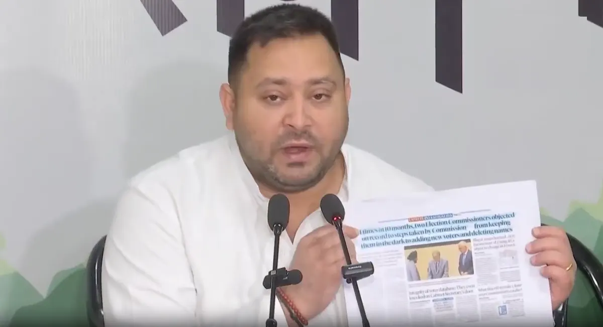 SIR विवाद पर तेजस्वी यादव का चुनाव आयोग पर हमला, बोले- ‘EC की प्रेस रिलीज PM-शाह ने लिखवाई’